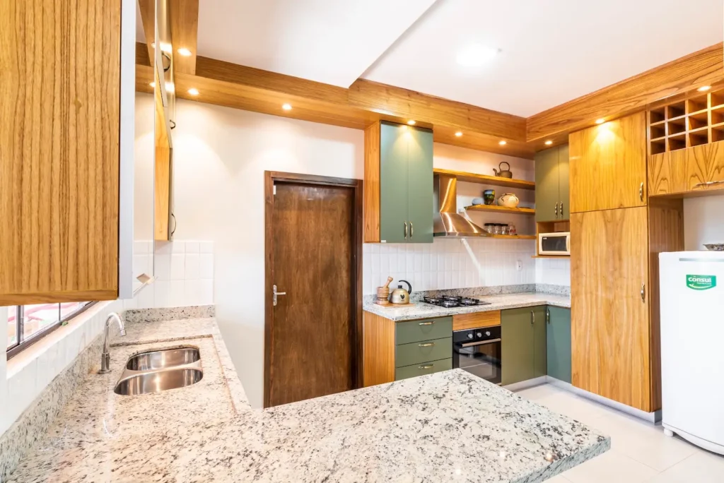 Cocina Clara — vista del espacio y mobiliario (3)