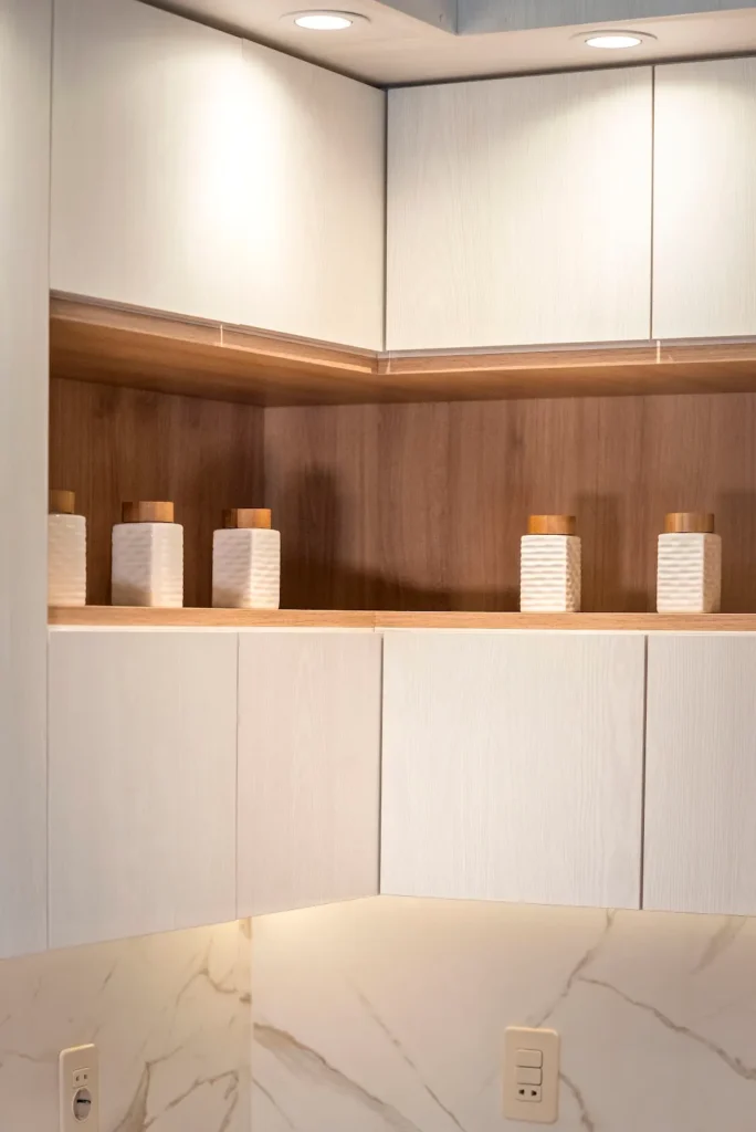 Cocina Efraín — detalle del mobiliario y terminaciones (3)