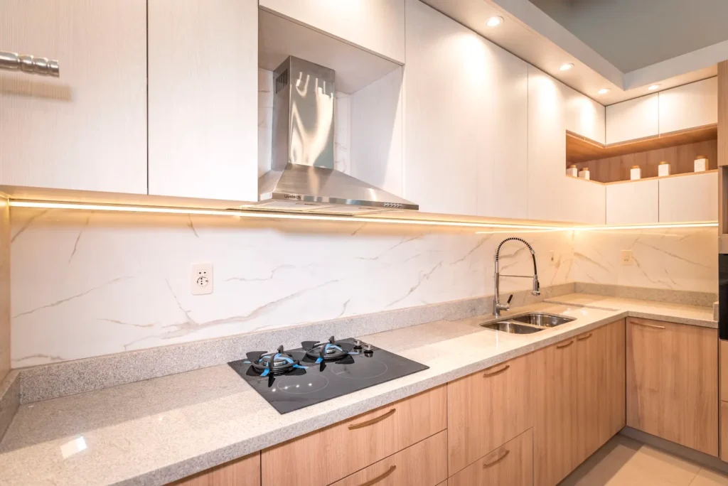 Cocina Efraín — vista del espacio y mobiliario (13)