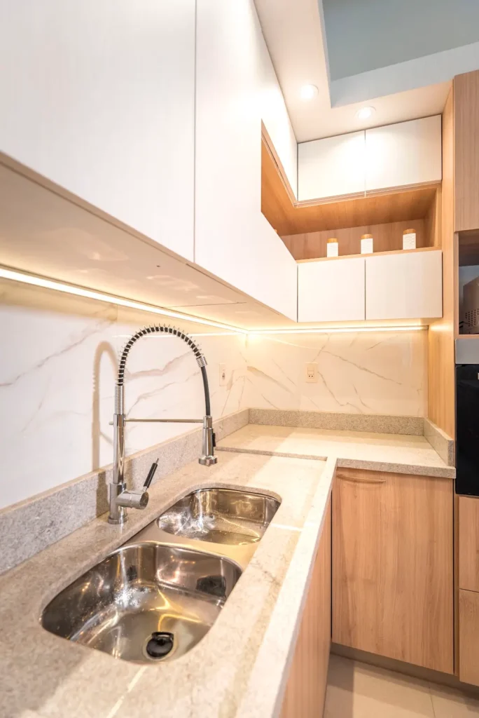 Cocina Efraín — detalle del mobiliario y terminaciones (4)