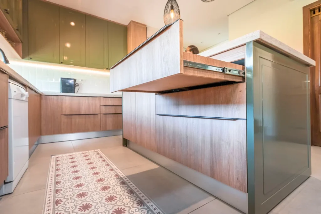 Cocina Viviana — vista del espacio y mobiliario (12)